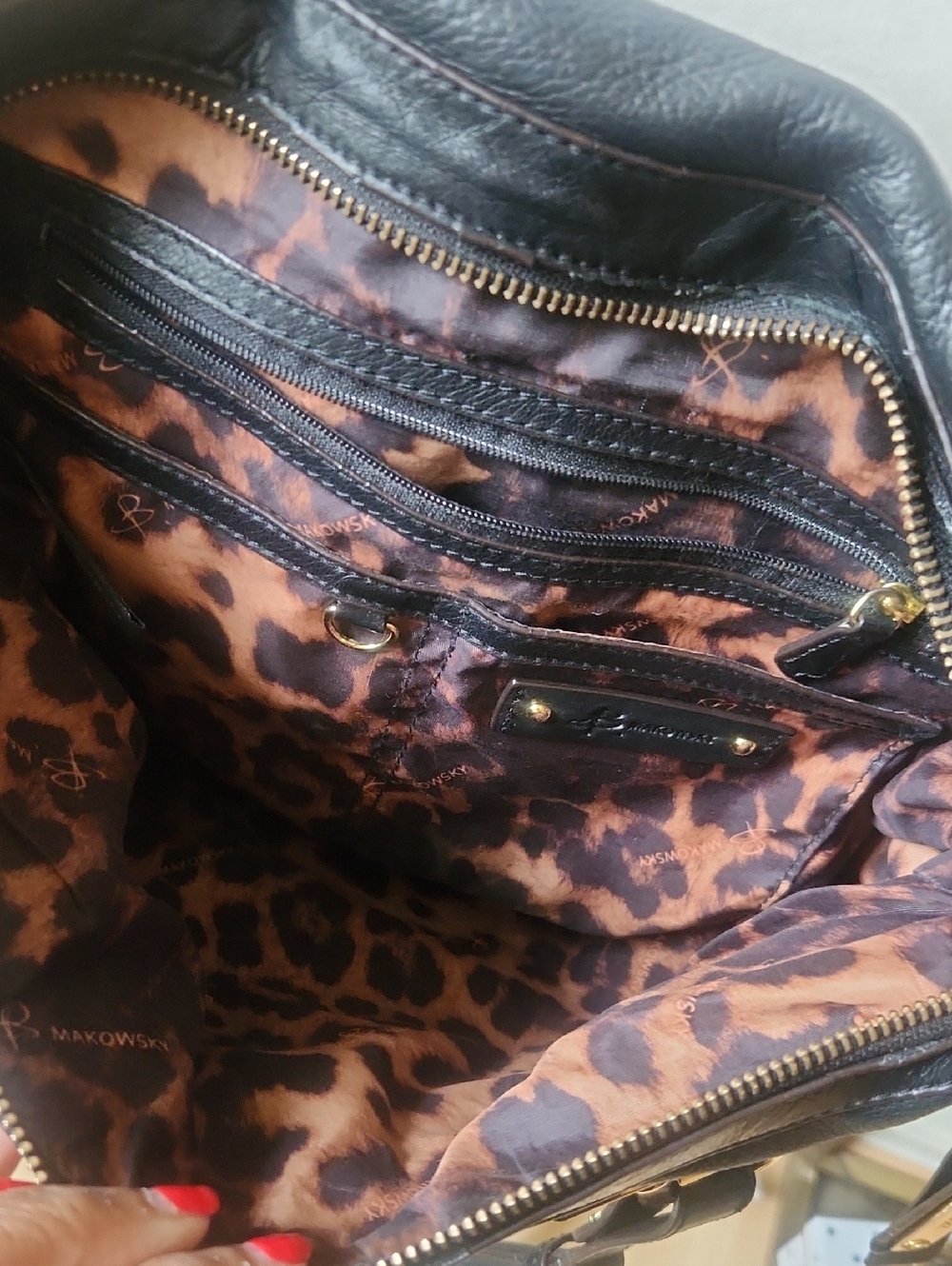 B.Makowsky Leather Purse - Picture 5 of 8
